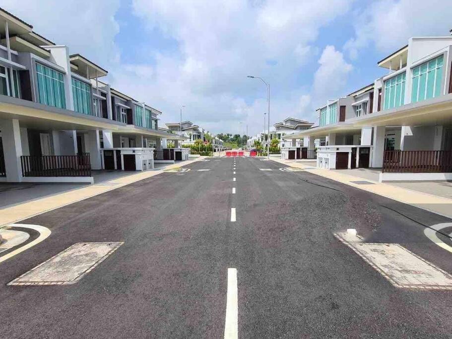 Luxury 2-Storey Terrace House Near Ioi City Mall ปุตราจายา ภายนอก รูปภาพ